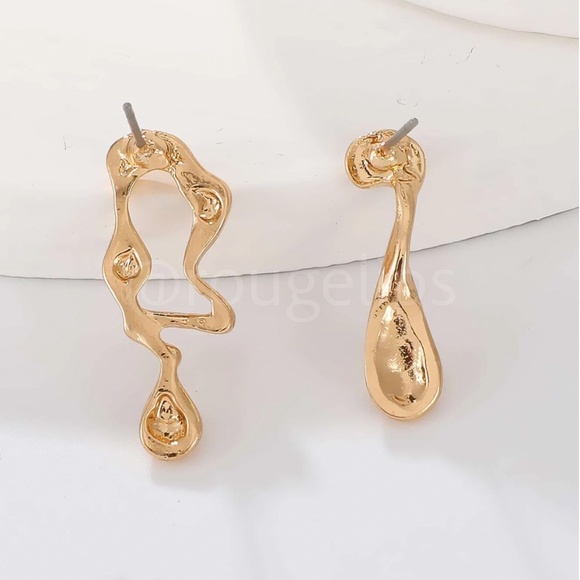 Gold Tone Earrings Irregular Abstract Shape Asymmetric - Picture 5 of 6